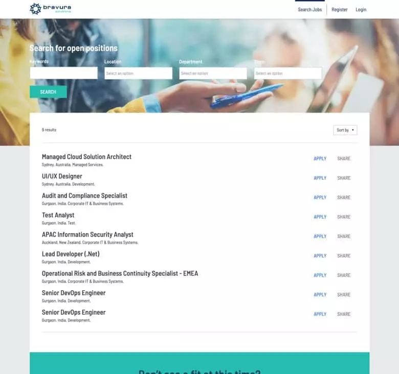 Das Unternehmens-Karriereportal von Bravura mit Suchleiste, Filtern und Suchergebnissen.
