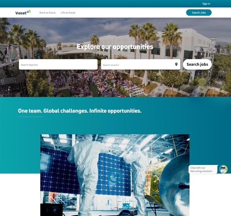 Das Unternehmens-Karriereportal von ViaSat mit Suchleiste, Standortfeld und Suchschaltfläche.